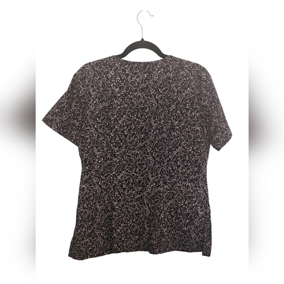 Land's End Medium Cotton Blend(?) Navy Short Sleeve Pockets Scrub Top - Picture 2 of 8